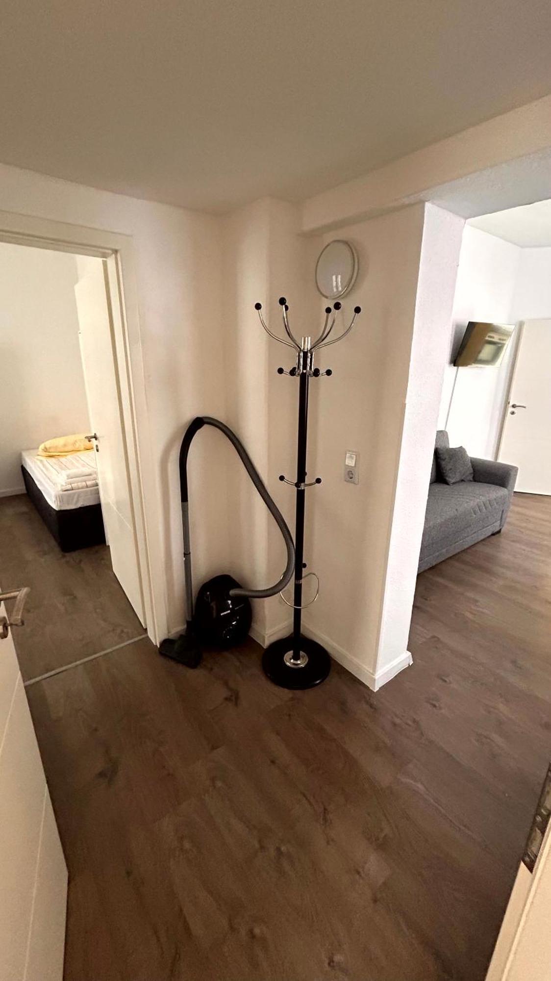 Modernes Apartment Mit 2 Schlafzimmern Und Privatparkplatz Nahe Innenstadt Neumünster Eksteriør billede