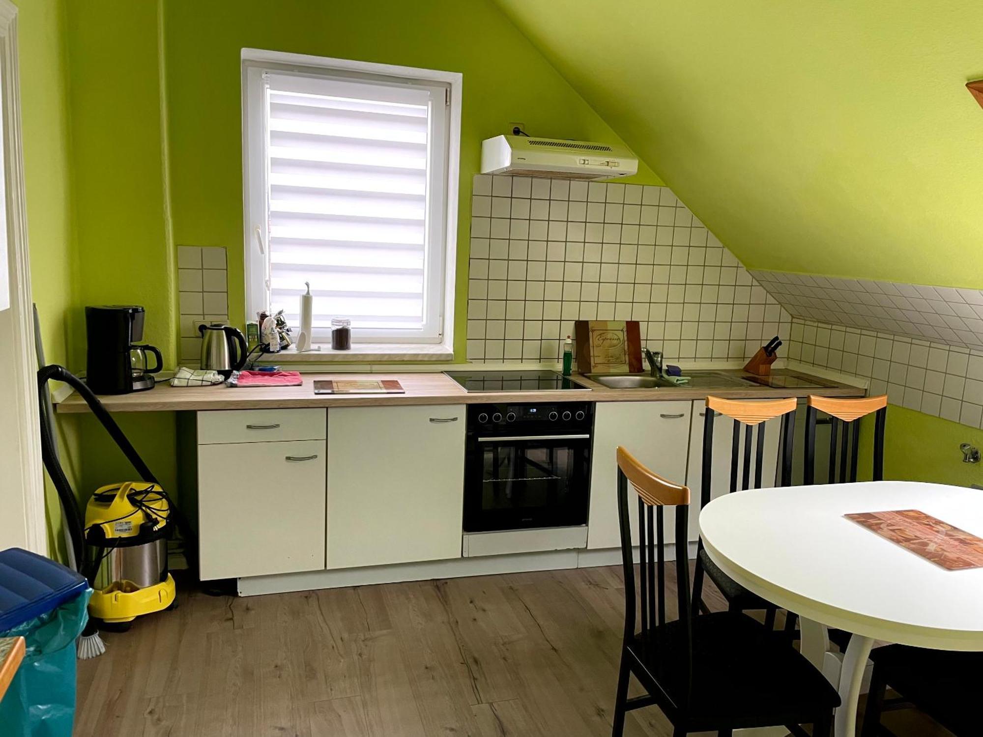 Modernes Apartment Mit 2 Schlafzimmern Und Privatparkplatz Nahe Innenstadt Neumünster Eksteriør billede
