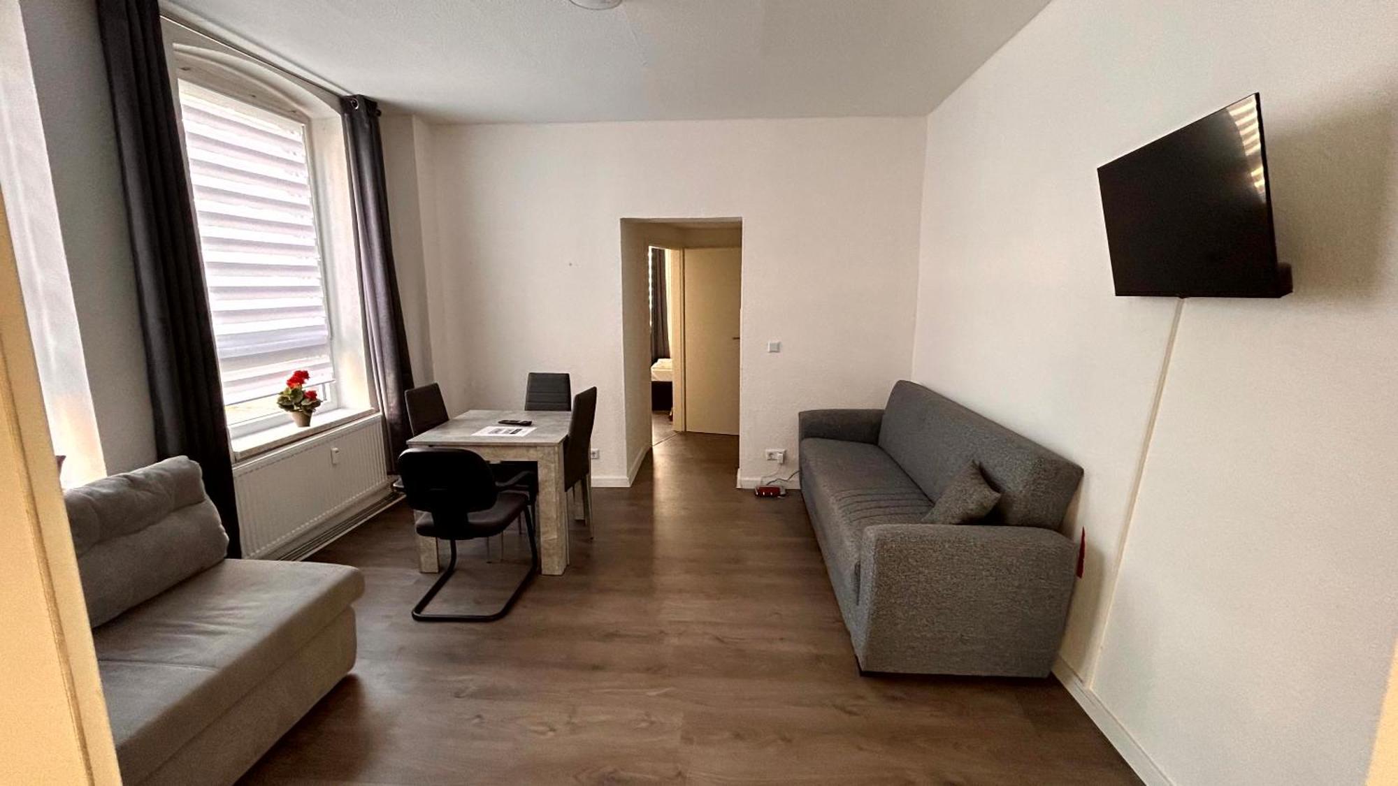 Modernes Apartment Mit 2 Schlafzimmern Und Privatparkplatz Nahe Innenstadt Neumünster Eksteriør billede
