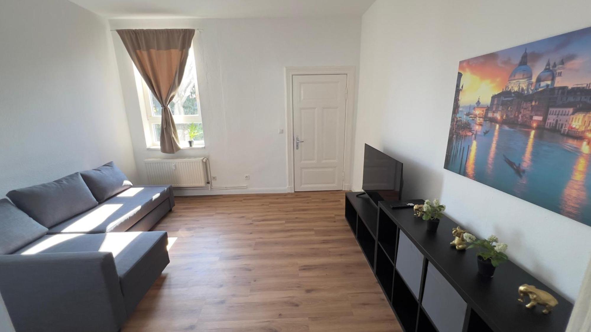 Modernes Apartment Mit 2 Schlafzimmern Und Privatparkplatz Nahe Innenstadt Neumünster Eksteriør billede